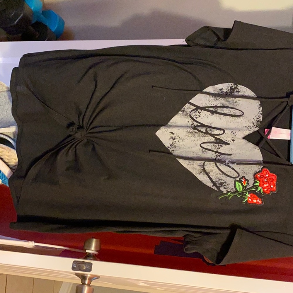 Never worn - cute shirt